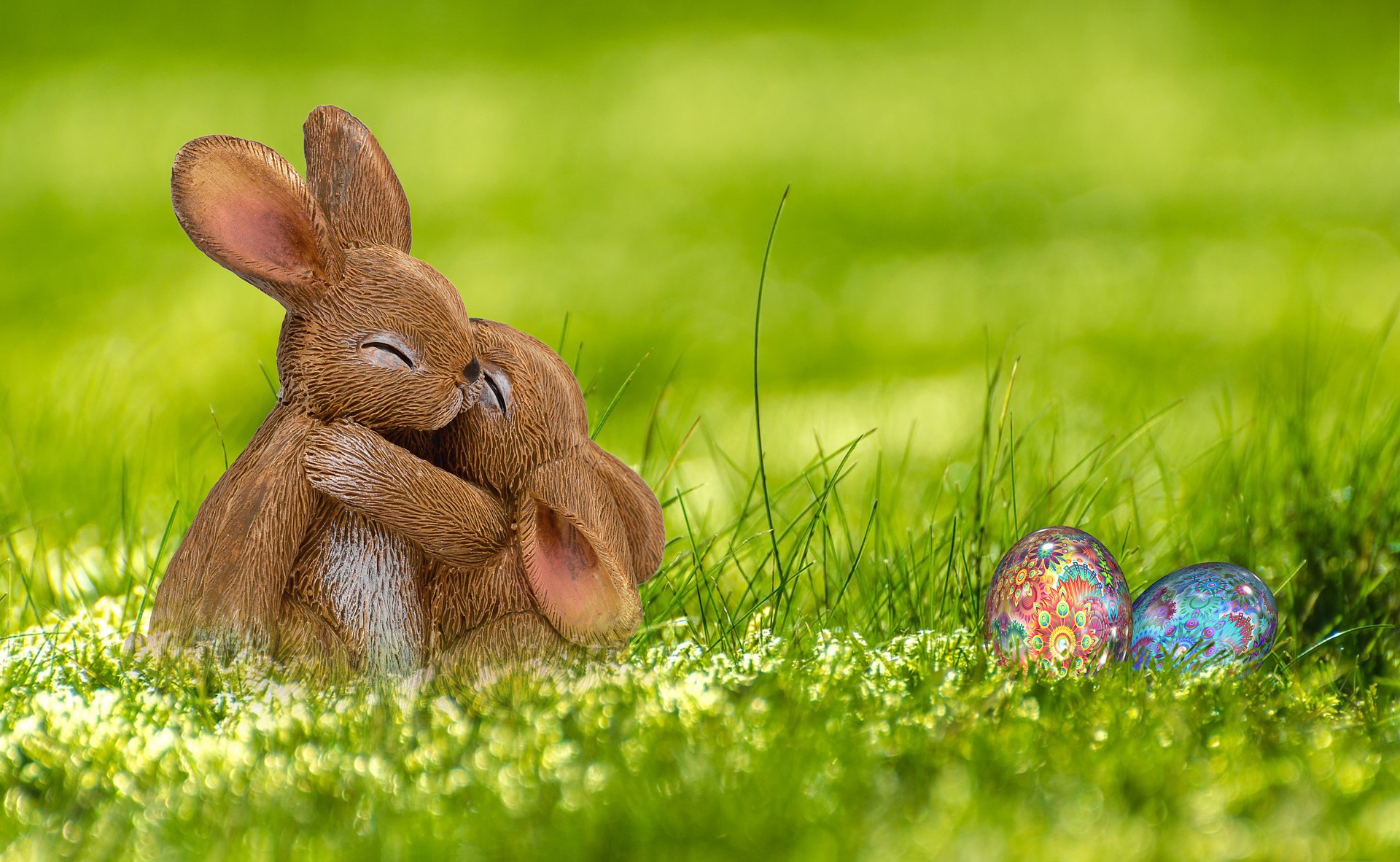 Easter bunny & easter eggs
